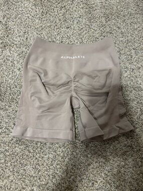 Alphalete Amplify Contour Shorts - Porcelain